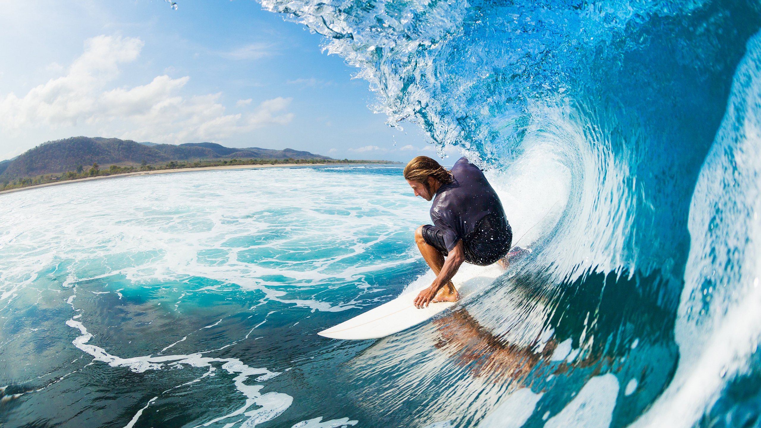 JIUYOU GAMING-众多球队争夺胜利，比赛激烈异常，这场球赛的胜败关键是队员们的齐心协力