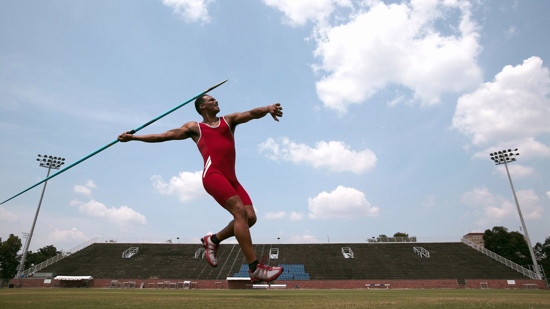 九游9游-华山杯篮球赛即将拉开序幕，球迷热情高涨，华山篮球场