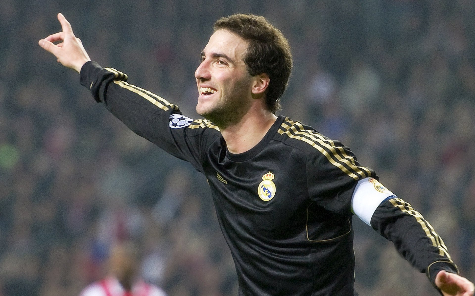 九游体育下载链接-“西甲战况精彩纷呈，球队各自奋勇向前”，西甲阵容排行榜